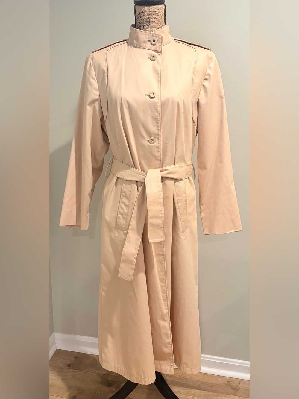 Vintage 70s/80s London Fog Single Breasted Trench Coat with Belt – Sz 12